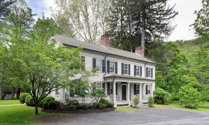 Pine Plains Otro | Historic 5BR Colonial Retreat in the Heart of the Hudson Valley