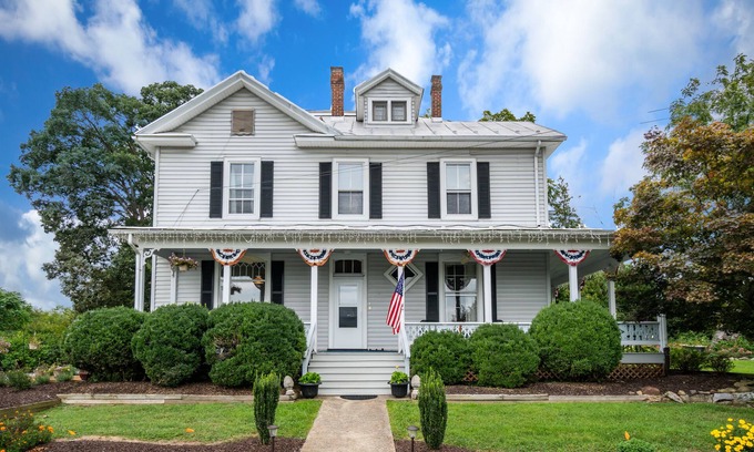 Luray Casa | Histórica cama histórica de 6 habitaciones con desayuno y vistas impresionantes