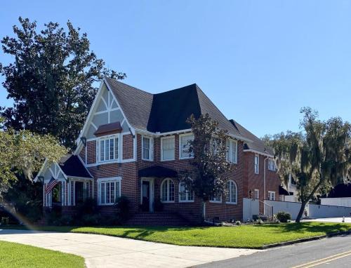 Historic District Casa | Historic Carriage House Downtown 2 bedroom 1 bath