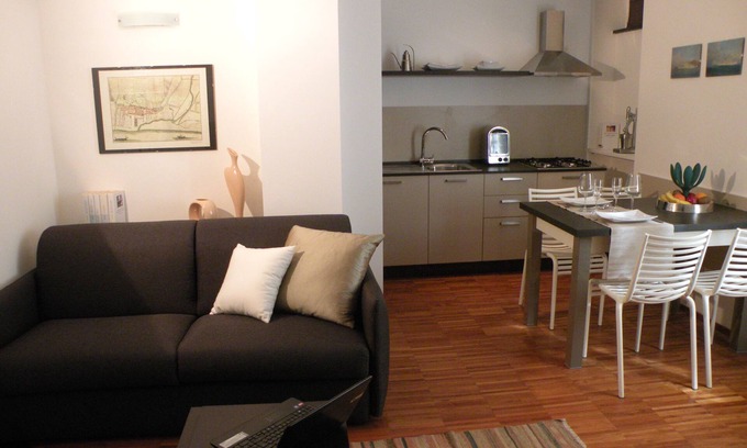 Chiavari Apartamento | Centro histórico de Chiavari con un máximo de 5 camas junto al mar, código citra 010015LT0173