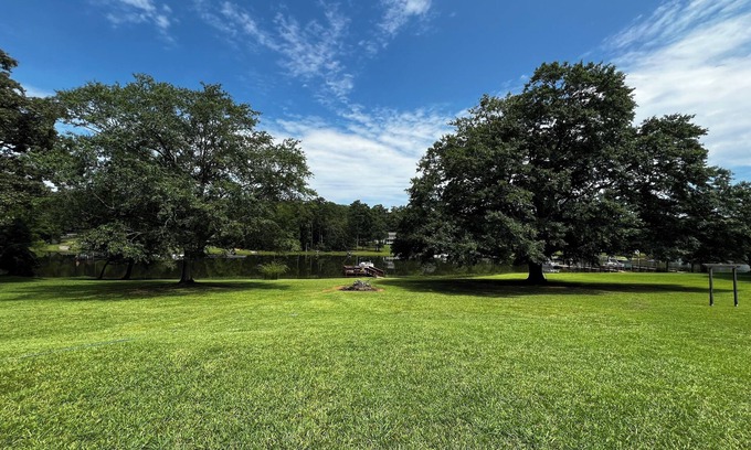 Chapin Casa | Historic Charm on the Lake Stay by a 475 Year-Old Oak with Private Dock BoatRamp