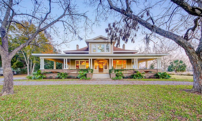 Meggett Casa | Historic charmer with private pool, outdoor kitchen. wrap-around porch, & dock