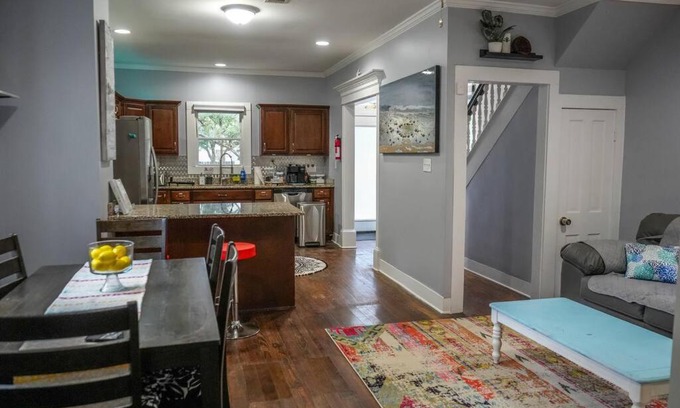 Norfolk Casa | Historic Coastal Haven- Pet Friendly Fast Wi-Fi