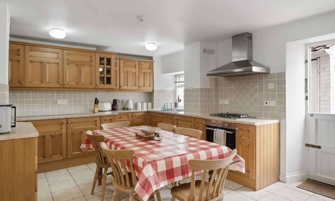 Nether Stowey Casa | Historic Cottage & Garden nr Quantock Hills