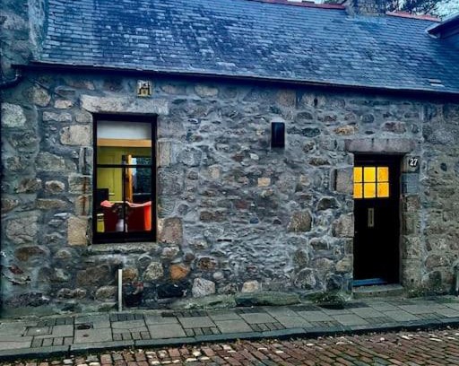 Central Aberdeen Casa | Historic Cottage in the Heart of Old Aberdeen.