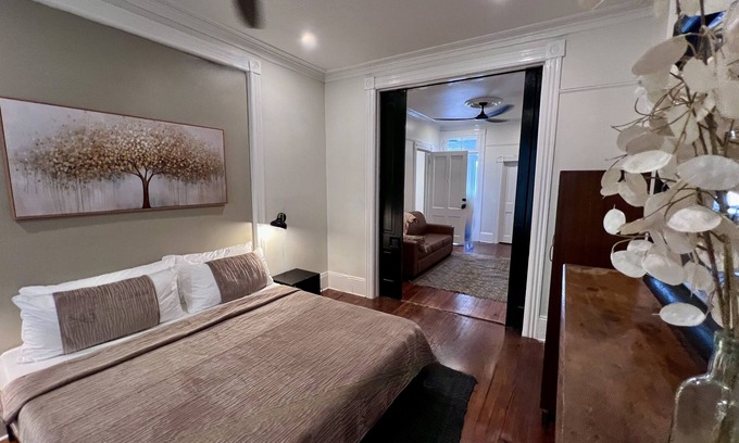 Savannah Victorian District Apartamento | Historic Courtyard in Forsyth Park, Savannah, Ga.