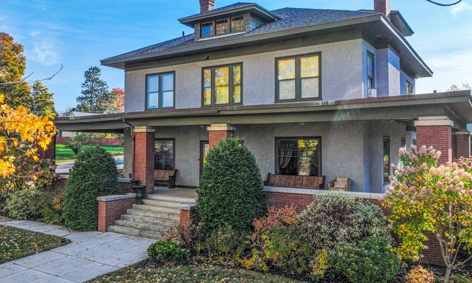 Winslow Casa | Historic Craftsman with period charm, covered porch, chef's kitchen, W/D & gym