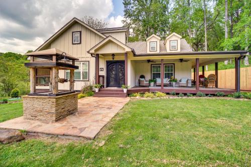 Dahlonega Casa | Historic Dahlonega Home with Hot Tub and Porch!