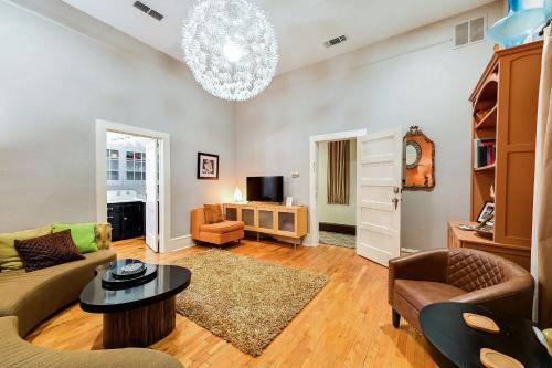 Decatur Apartamento | Historic Decatur Apt with City Square Views