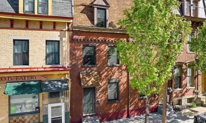 East Allegheny Casa | Historic Deutschtown Row House