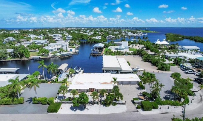 Boca Grande Casa | Historic District 161 Damficare: Spacious 3BR/4BA Home with Private Pool in Boca Grande, FL