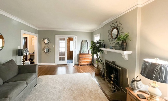 Youngstown Casa | Historic District Gem