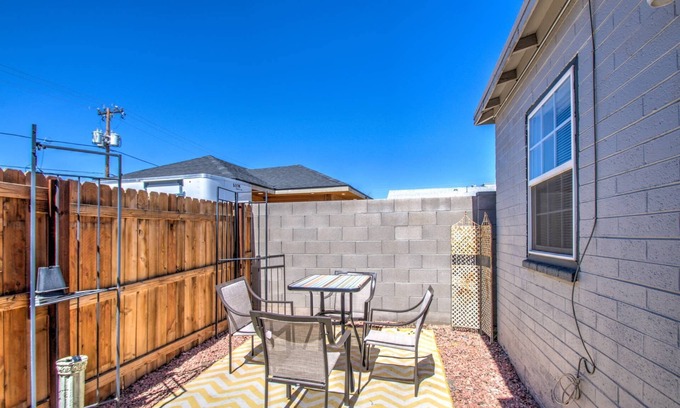 Garfield Casa | Historic Downtown Phoenix Retreat: Dog-Friendly, Walkable, and Perfect for Events & Entertainment!