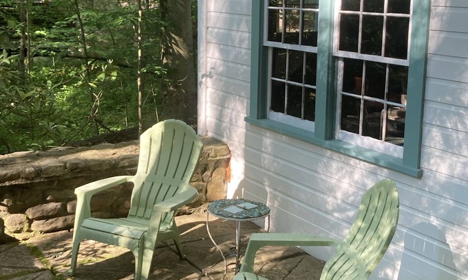 Laurel Mountain Cabaña | Historic & Eclectic~ An experience in the woods~~