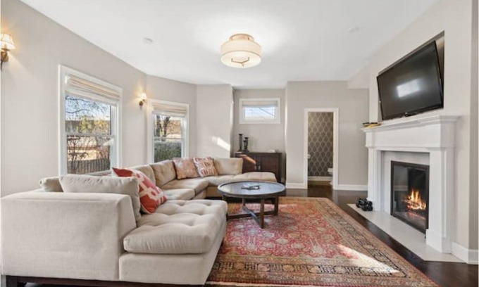 Edgewater Beach Casa | Historic Edgewater Home Steps to the Beach