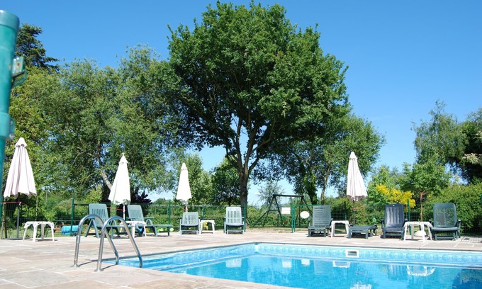 Saint-Servant Otro | Para grandes familias o grupos, PISCINA CLIMATIZADA TODO EL TIEMPO cerrado y jacuzzi