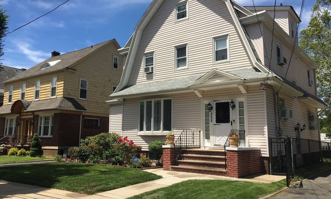 Forest Hill Casa | Historic Forest Hills Newark houseshare near NYC