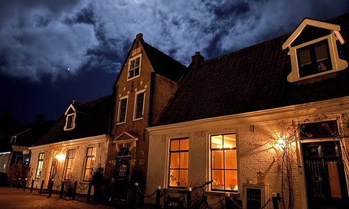 Grou Casa | Historic Gateway'vacation'House, for romance in heart of downtown with courtyard garden