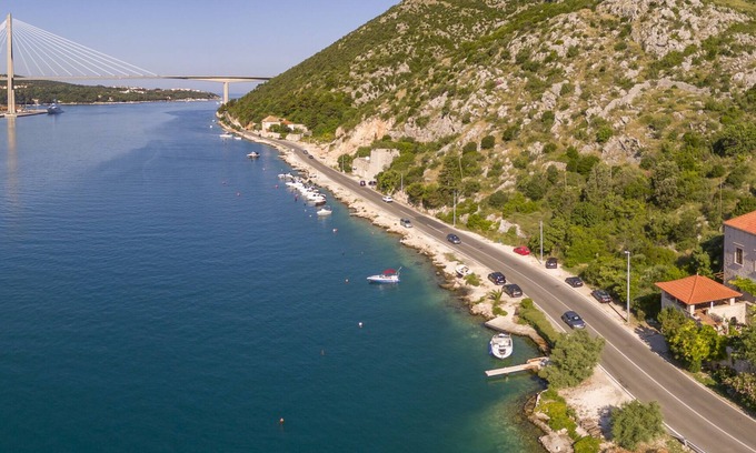 Mokosica Villa | Histórico Grand Villa en el mar Adriático con piscina privada y vistas al mar