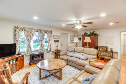 Higden Casa | Historic Greers Ferry Home Less Than 2 Mi to Shiloh Marina