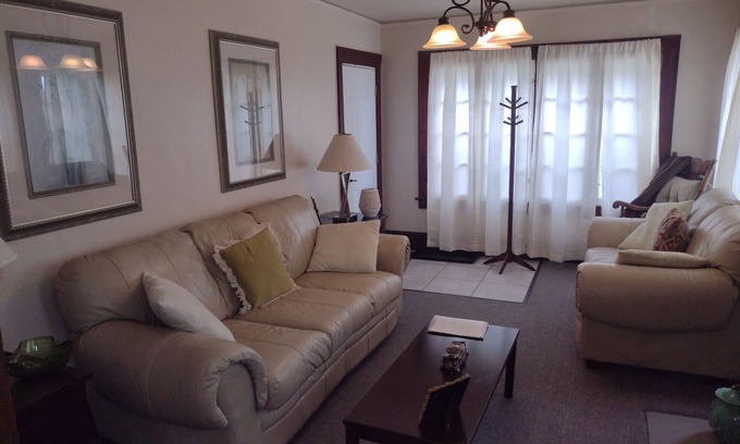 Highland Square Apartamento | Historic Highland Square 2bdrm Apartment