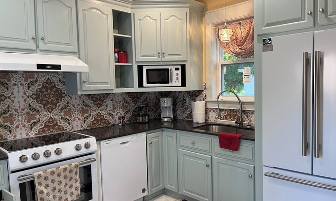 Jackson Casa | Historic home in the heart of Jackson, TN. Minutes away from downtown.