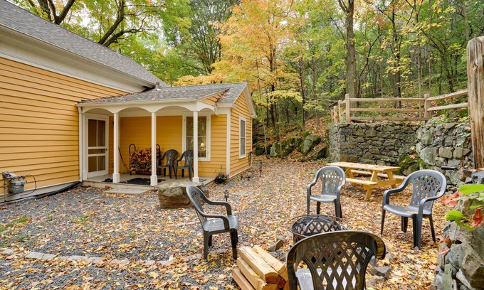 Taylors Falls Casa | Historic Home in Taylors Falls w/ Patio & Fire Pit