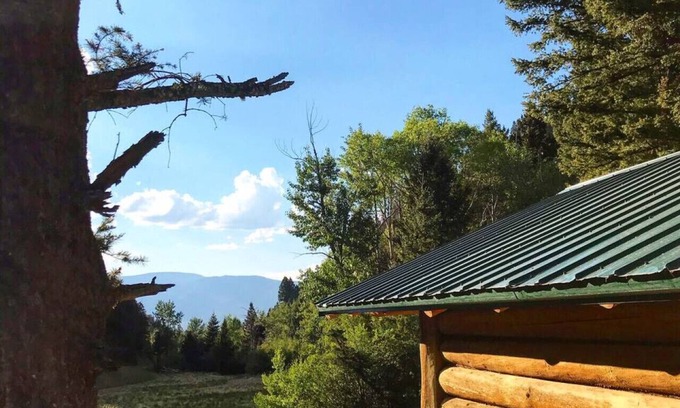 Pray Cabina | Historic Jim Bridger Cabin 3
