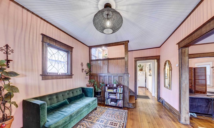 Northeast Kansas City Casa | Historic Kansas City Home w/ Yard Near Dtwn!
