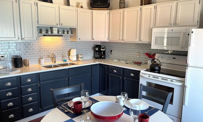 Frankfort Apartamento | Historic Lighthouse Assistant Keeper's Apartment just off M22 north of Frankfort