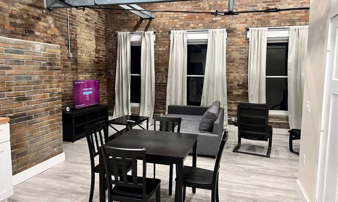 Shawnee Apartamento | Historic Loft Near Hocking Hills + Tavern Access