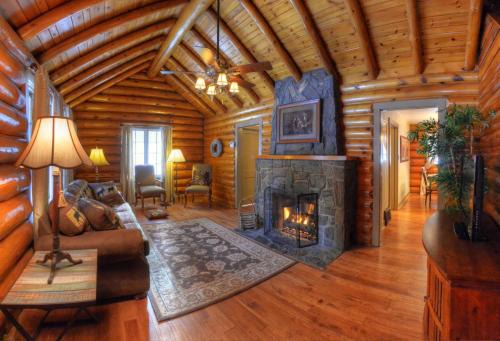 Rapid City Casa | Historic Log Cabin #14 at Horse Creek Resort
