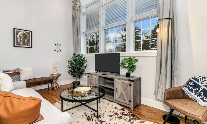 Mars Hill Apartamento | HISTORIC MODERN MIX/CUTE MAIN ST/22MIN ASHEVILLE