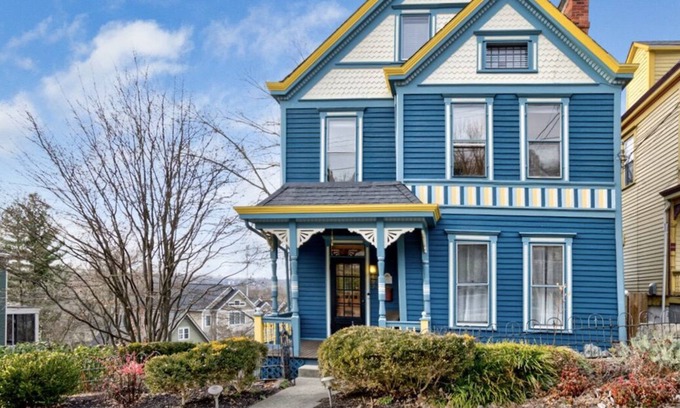 Columbia-Tusculum Casa | Historic "Painted Lady" Victorian Home