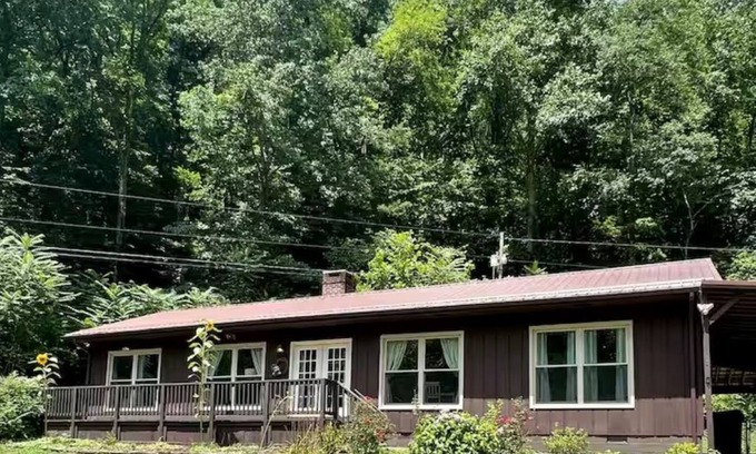 Wendover Casa | Historic Property in Hyden KY