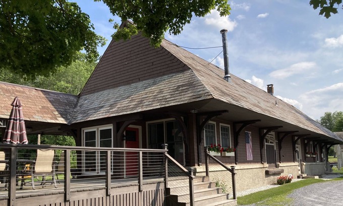 Arlington Casa | ¡Histórica estación de ferrocarril de 1913 llena de historia, vistas y comodidades modernas!
