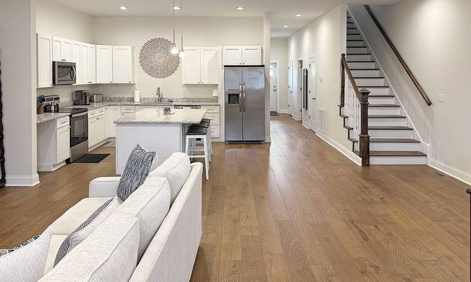 Loudon Casa | Historic Renovated 4-BD Townhome - Scenic Side
