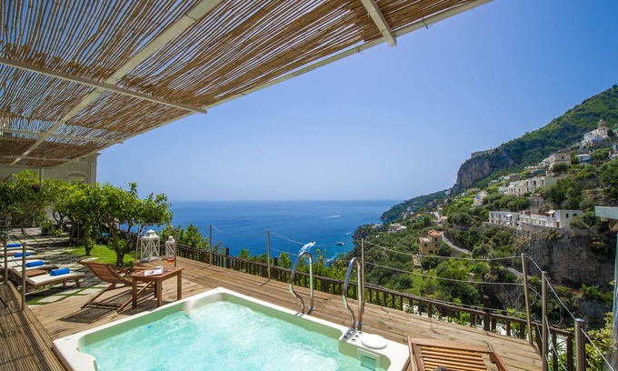 Pogerola Villa | VILLA LAURO. Residencia histórica de lujo con espectaculares vistas al mar de Amalfi.