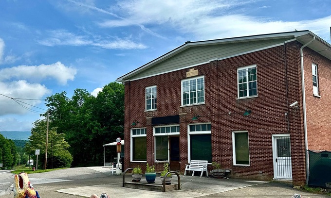 Wilson Creek Casa | Historic Retreat in Grayson Highlands
