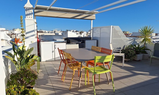 Olhao Casa | Corazón histórico de Olhão, ubicación N ° 1, vista panorámica al mar, a 100 m del mar