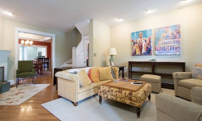 Columbia Heights Casa | Arte destacado de Maggie O'Neill