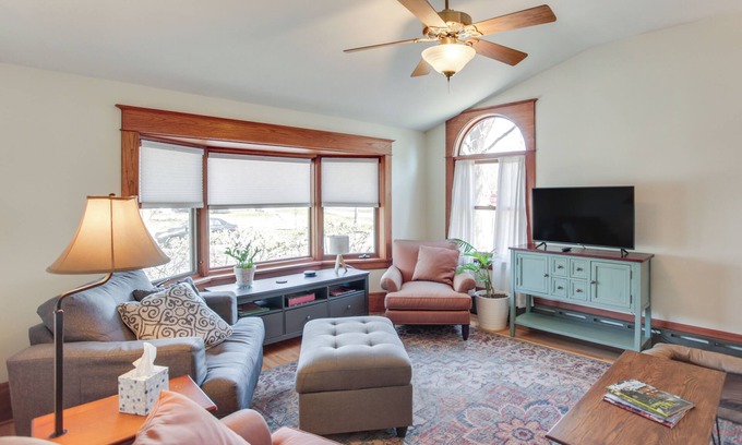 Merriam Park Casa | Historic St Paul Home Between Twin Cities!
