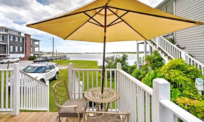 Swansboro Apartamento | ¡Estudio histórico de Swansboro con vista intracostera!
