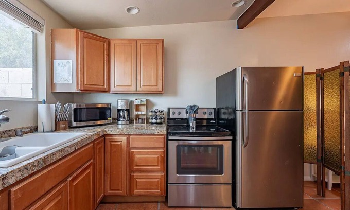 Blenman-Elm Apartamento | Historic Tucson Casita Studio + 1BA Near UA & UMC 🏡