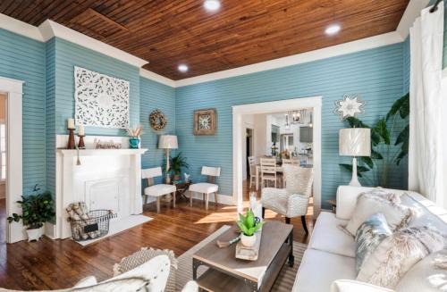 Athens Casa | Historic Vibes, Modern Comfort