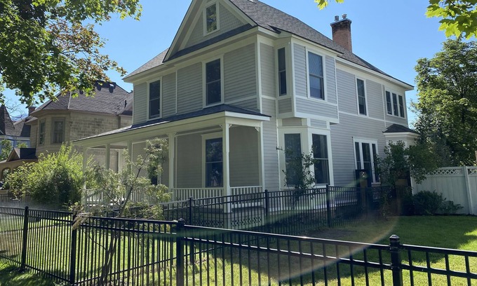 University District Casa | Victoriano histórico en el corazón de la ciudad