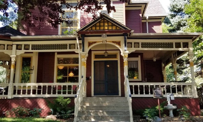 Downtown Cama Y Desayuno | Historic Victorian Inn (1st/2nd Floors) 5bed 5bath