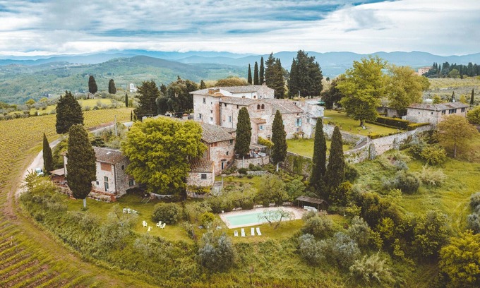 San Casciano in Val di Pesa Villa | Historic Villa-Farm with Vineyards & Olives Trees