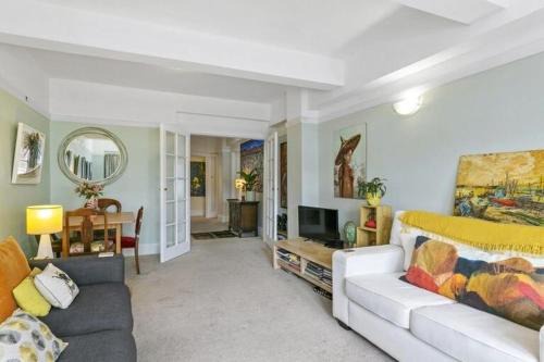Oriental Bay Apartamento | Historical 2 beds apartment with Harbour Views in OBay