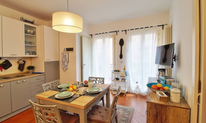 Lazise Old Town Apartamento | Historical center elegant apartment